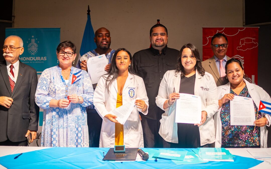 LA SEDESOL Y LA SESAL ENVÍAN 160 MÉDICOS GENERALES A CUBA PARA CURSAR ESPECIALIZACIONES MÉDICAS