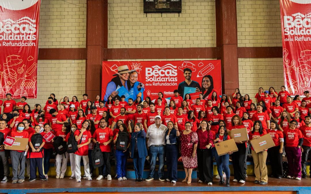 LA SECRETARÍA DE DESARROLLO SOCIAL ENTREGA MÁS DE 1500 BECAS SOLIDARIAS UNIVERSITARIAS EN FRANCISCO MORAZÁN.