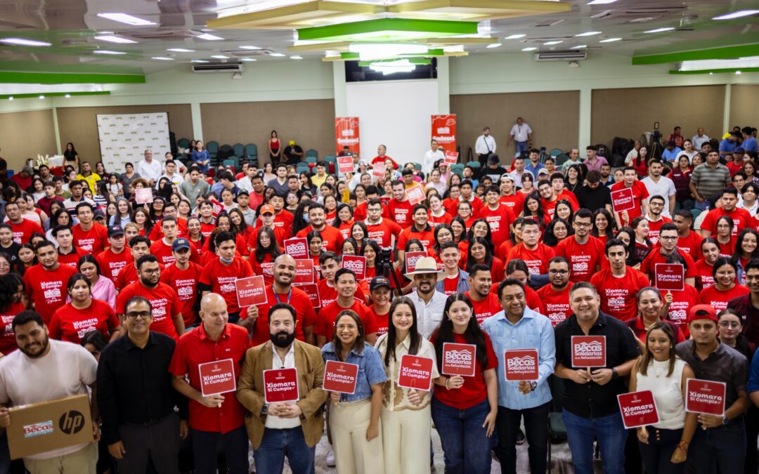 EL GOBIERNO DE LA PRESIDENTA XIOMARA CASTRO ENTREGA MÁS DE 500 BECAS SOLIDARIAS EN CORTÉS.